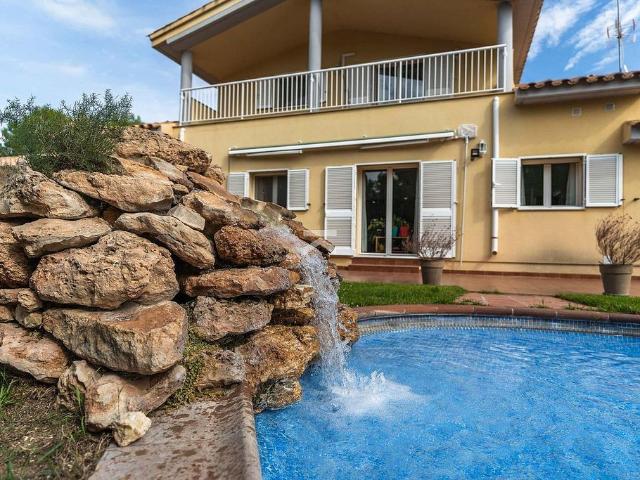 Chalet en venta en Ametlla de Mar, l´, de 398 m² 7 habitaciones por 640.000