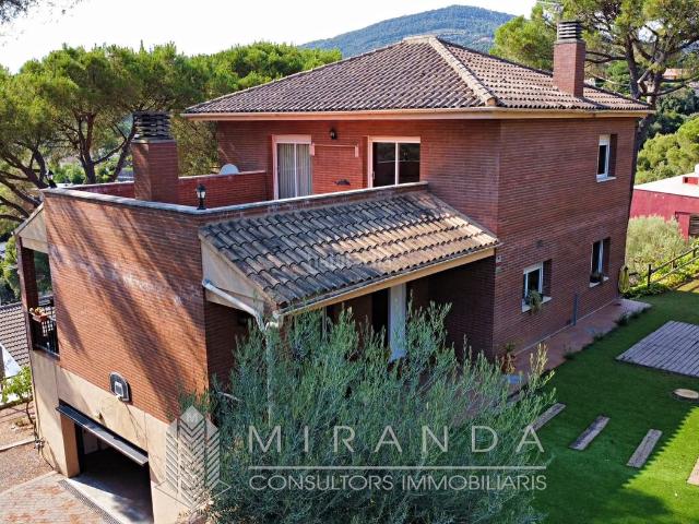 Chalet en venta en Ametlla del Vallès L´. Chalets Ametlla del Vallès.