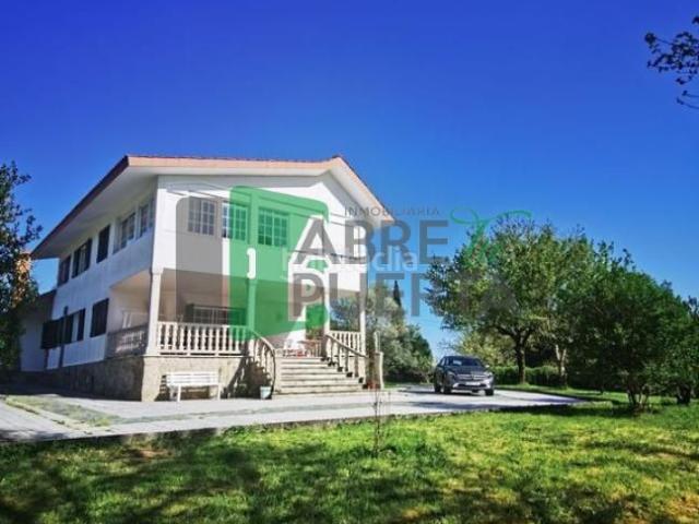 Chalet en venta en Amoeiro. Chalets.