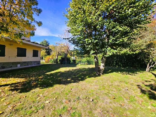 Chalet en venta en Amoeiro. Chalets.
