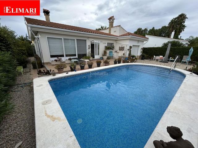 Chalet en venta en Amposta, Eucaliptus Poble Nou del Delta Costa Dorada. Villa en venta en Urb. Eucaliptus, 3 dormitorios. Chalets.