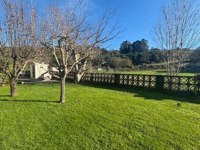 Chalet en venta en Ampuero. Chalet individual con gran parcela de 1000 m en Ampuero. Chalets.