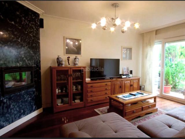 Chalet en venta en Abanto y Ciérvana Abanto Zierbena. CHALET BIFAMILIAR EN LAS CARRERAS. Chalets Abanto y Ciérvana Abanto.