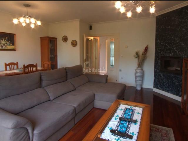 Chalet en venta en Abanto y Ciérvana Abanto Zierbena. CHALET BIFAMILIAR EN LAS CARRERAS. Chalets Abanto y Ciérvana Abanto.