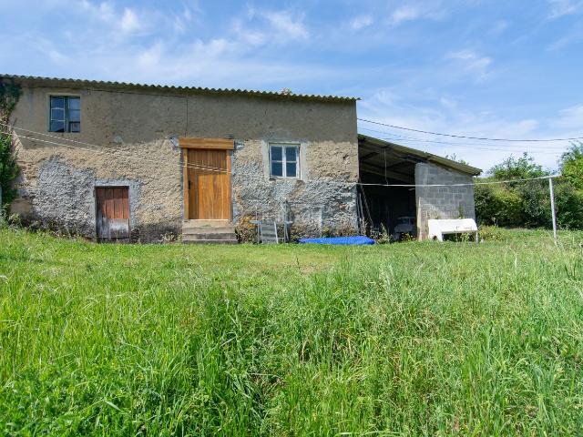 Chalet en venta en Abegondo. Casa para rehabilitar con finca al lado del Camino Inglés. Chalets.