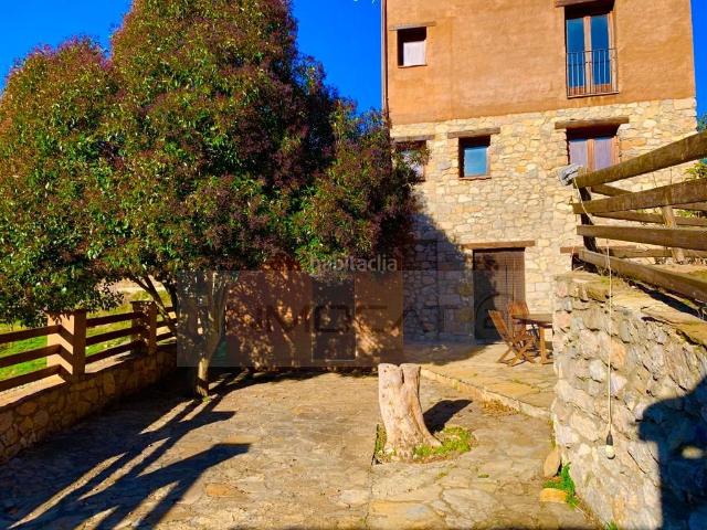 Chalet en venta en Abella de la Conca Pirineos. ESPECTACULAR CASA EN LA MONTAÑA EN VENTA PARA TURISMO RURAL. Chalets Abella de la.