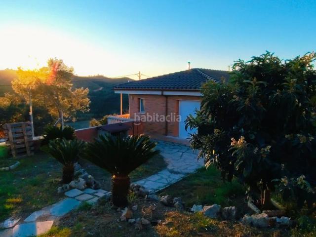 Chalet en venta en Abrera. CASA INDEPENDIENTE EN VENTA EN URBANIZACIÓN LES CARPES, ABRERA. Chalets.