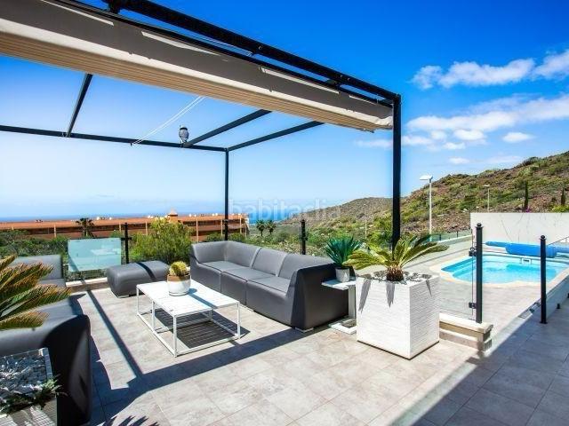 Chalet en venta en Adeje, Torviscas Centro y Alto. Chalets.