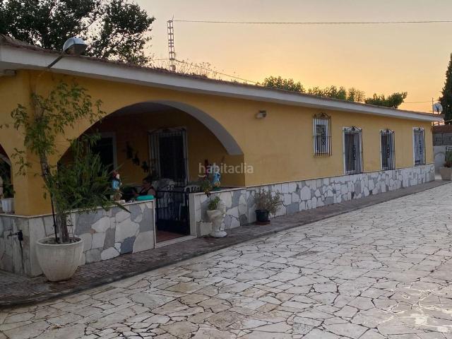 Chalet en venta en Agost. Chalets.