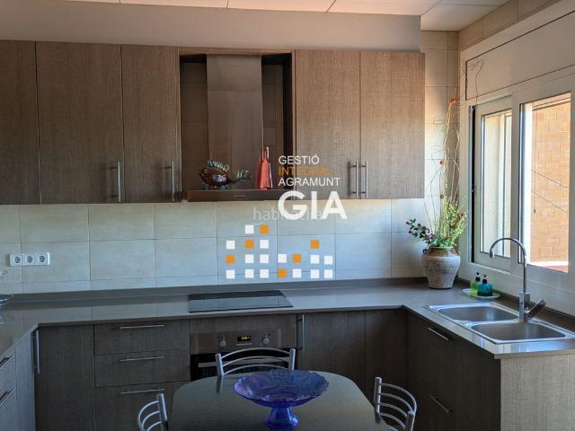 Chalet en venta en Agramunt. Casa amb terreny en venda a Agramunt. Chalets.