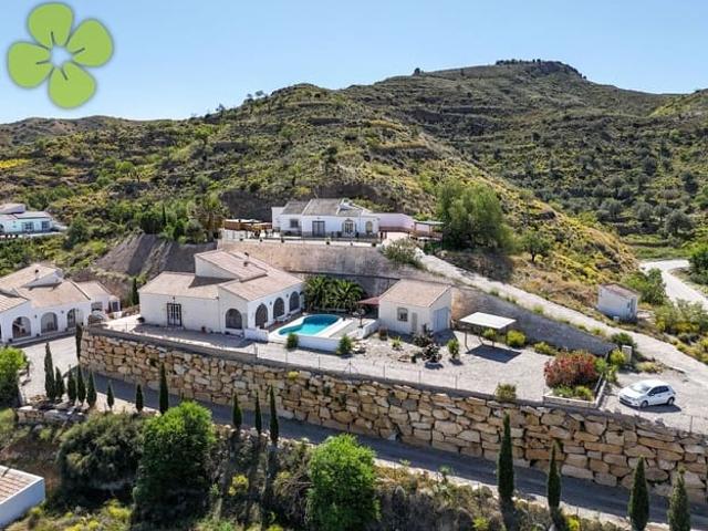 Chalet en venta en Albanchez, Almería