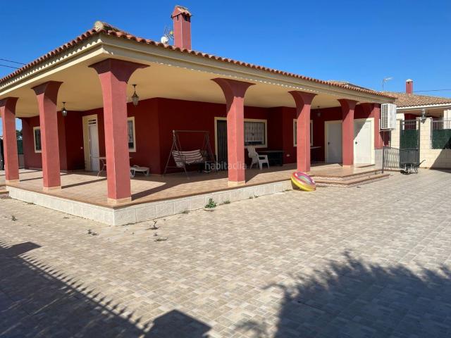 Chalet en venta en Albatera. Chalets.
