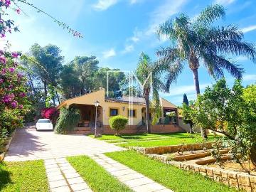 Chalet en venta en Alberic, Valencia