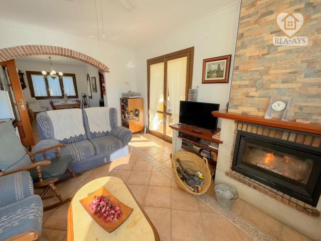 Chalet en venta en Albinyana. Casa aislada a cuatro vientos en Albinyana Tarragona. Chalets.