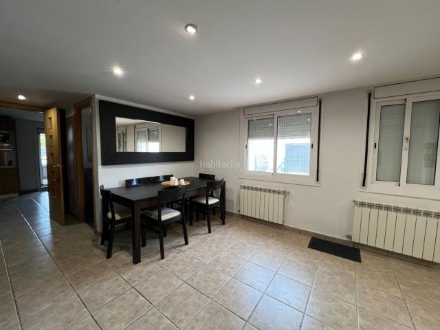 Chalet en venta en Albiol L´. Casa unifamiliar con piscina en Masías Catalanas. Chalets Albiol.