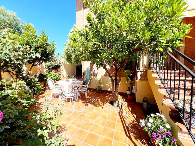 Chalet en venta en Alcalá de Henares, Ensanche. Espectacular chalet de esquina en barrio del Ensanche en Alcalá de Henares. Chalets Alcalá de.