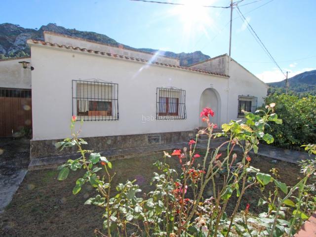 Chalet en venta en Alcalalí. Chalets.