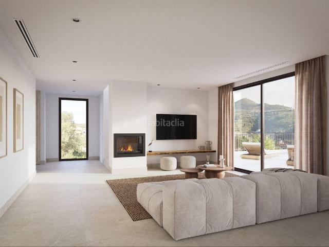 Chalet en venta en Alcalalí. Enclavada en la idílica población de Alcalalí, esta villa de nueva construcción se alza como un oasis de modernidad y confort en l. Chalets.