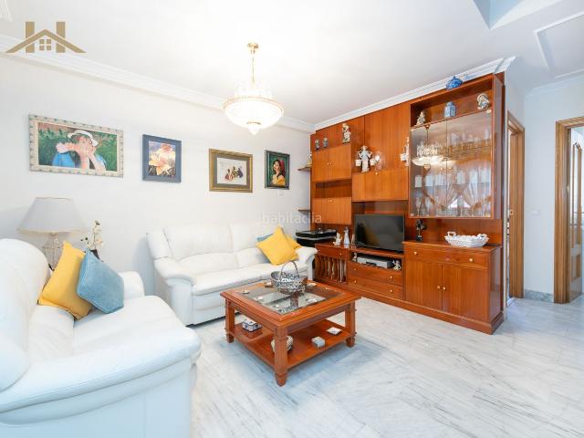 Chalet en venta en Alcobendas, Ensanche. HOGARES VENDE EN EXCLUSIVA ESPECTACULAR CHALET CON DOS TERRAZAS, GARAJE PRIVADO Y UNA IMPRESIONANTE ZONA DE OCIO. Chalets.