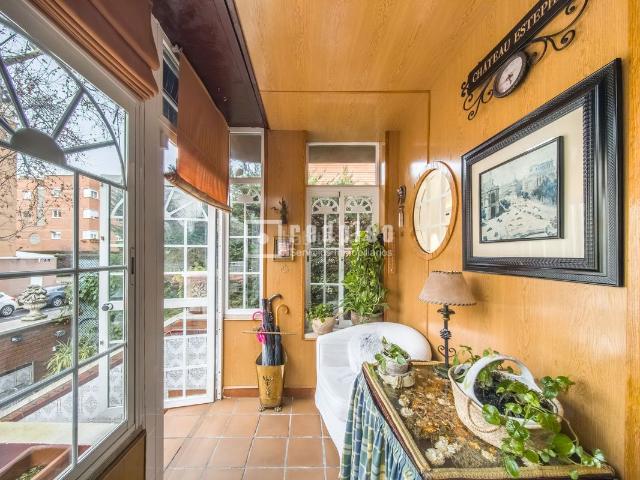Chalet en venta en Alcorcón, Valderas Los Castillos. Exclusivo chalet en urbanización privada con piscina Espacio, luz y calidad de vida en cada rincón. Chalets.