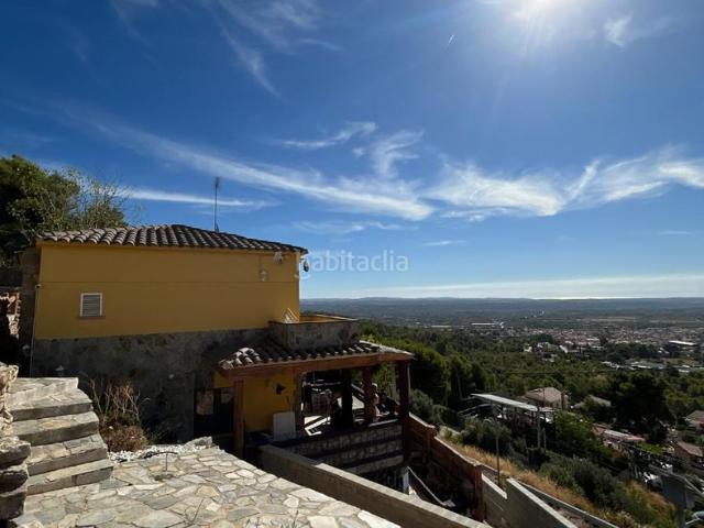 Chalet en venta en Alcover. 295 m² amb parcel·la de 1.200 m², piscina i vistes al mar a la Urb. El Remei Alcover. Chalets.