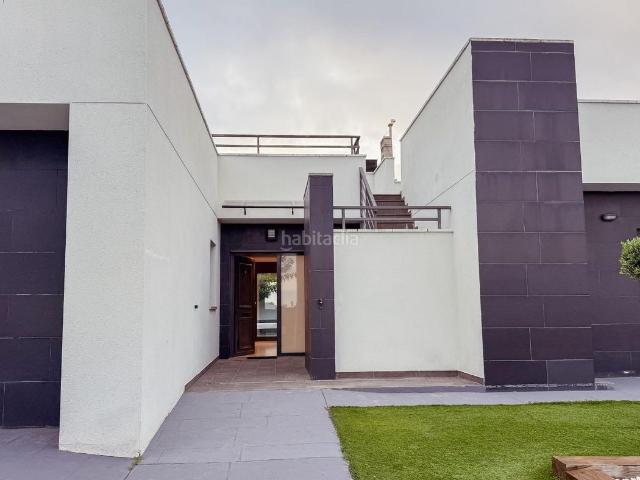 Chalet en venta en Alcover. Vivienda unifamiliar con jardín en urbanización Mas Gassol, Alcover. Chalets.