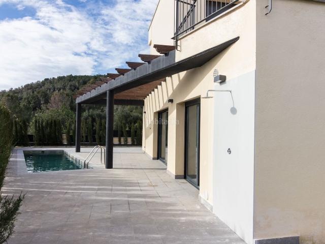 Chalet en venta en Alcover. Casa independiente con 5 dormitorios. Chalets.