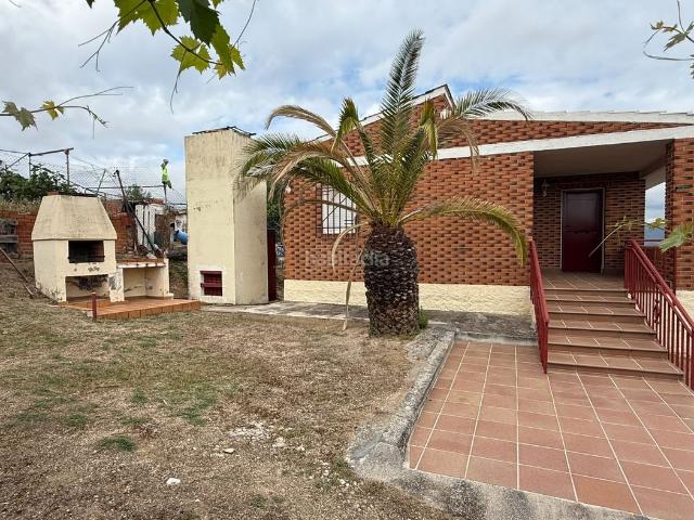 Masía en venta en Aldea del Fresno. Aldea del Fresno, chalet independiente en parcela rustica. Masías Aldea del.