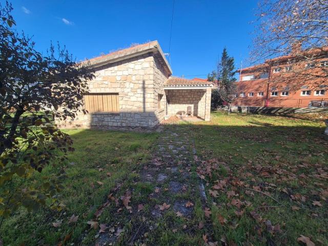 Chalet en venta en Aldea del Fresno. Chalet Independiente en Aldea del Fresno. Chalets Aldea del.