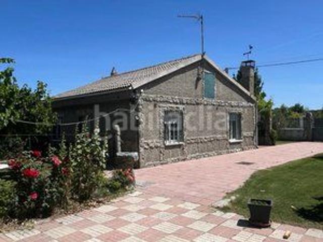 Chalet en venta en Aldeamayor de San Martín. Casa Chalet independiente en venta en Calle Manojalbo 14, Aldeamayor de San Martin. Chalets Aldeamayor de San.