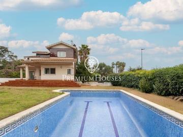 Chalet en venta en Alella, Barcelona Costa Maresme