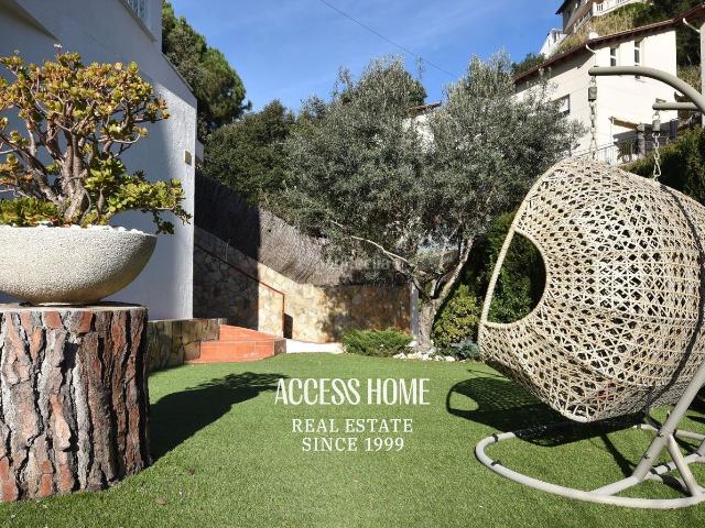 Chalet en venta en Alella. Casa con piscina en Mas Coll, Alella. Chalets.
