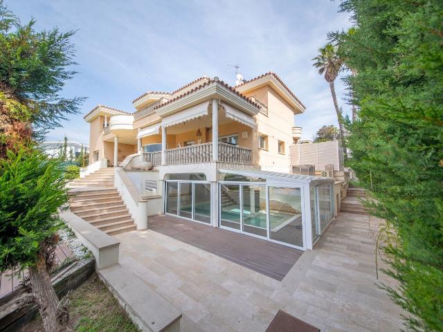 Chalet en venta en Alella. Una propiedad excepcional en el enclave más exclusivo de Alella. Donde el Mediterráneo se convierte en hogar Can Teixidó, Alella. Chalets.