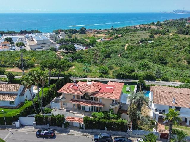 Chalet en venta en Alella. Una propiedad excepcional en el enclave más exclusivo de Alella. Donde el Mediterráneo se convierte en hogar Can Teixidó, Alella. Chalets.