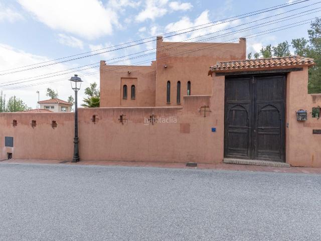 Chalet en venta en Alfacar. Chalet en Alfacar con piscina. Chalets.