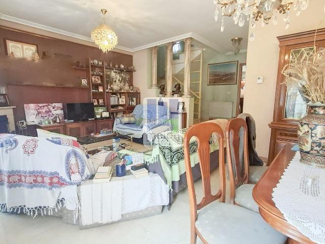 Chalet en venta en Alfoz de Quintanadueñas. Chalets Alfoz de.