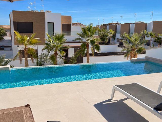 Chalet en venta en Algorfa, Alicante