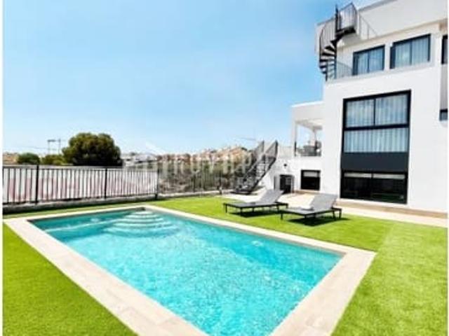 Chalet en venta en Los Montesinos, Alicante Costa Blanca
