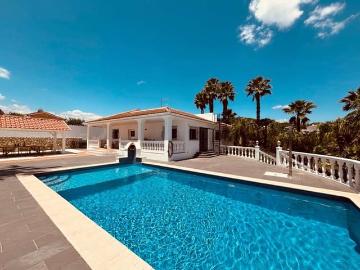 Chalet en venta en Alhaurín de la Torre, Málaga Costa del Sol