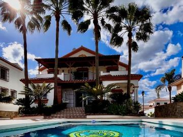 Chalet en venta en Alhaurín el Grande, Málaga Costa del Sol