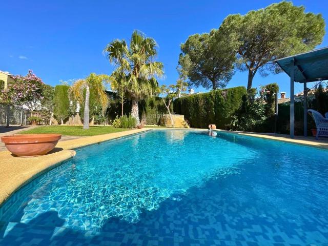 Chalet en venta en Aljaraque, Dehesa Monacilla. Villa independiente a pocos minutos del mar y la ciudad. Chalets.
