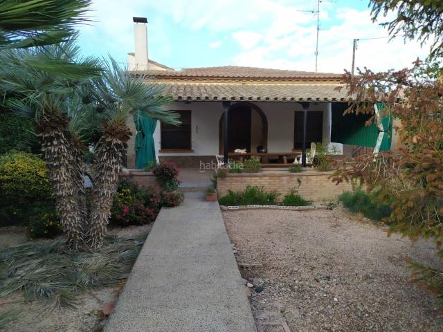 Chalet en venta en Almacelles. Fantástico chalet en pleno centro urbano de Almacelles. Chalets.