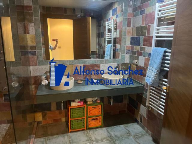 Chalet en venta en Almendralejo. UNIFAMILIAR ALMENDRALEJO AVD MIAJADAS. Chalets.