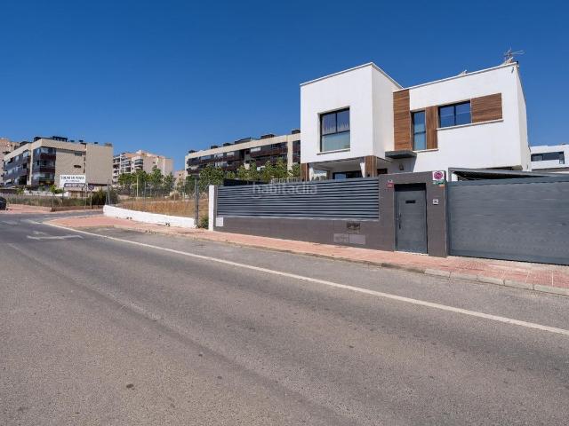 Chalet en venta en Almería, Los Molinos Villa Blanca. Espectacular chalet de diseño con piscina privada en Villablanca Almería. Chalets.