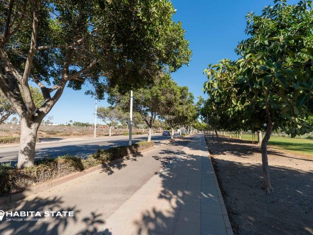 Chalet en venta en Almería, Retamar. Casa Independiente con Piscina Privada en Cabo de Gata. Chalets.