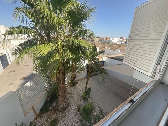 Chalet en venta en Almería, Retamar. Chalets.