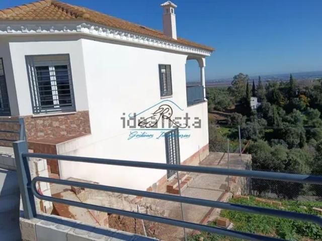 Chalet en venta en Almodóvar del Río. Vendo Chalet. Chalets Almodóvar del.