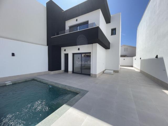 Chalet en venta en Almoradí. Independiente en Heredades. Chalets.