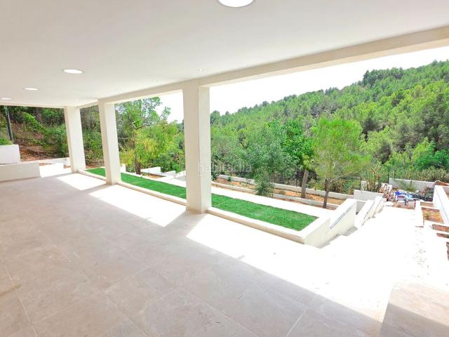 Chalet en venta en Almoster. Chalet independiente de estilo mediterráneo, nuevo a estrenar en Urb. Picarany. Chalets.
