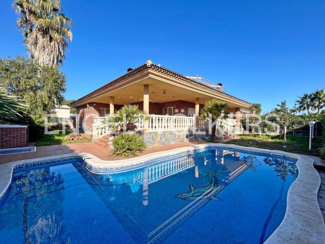 Chalet en venta en Almoster. Chalets.